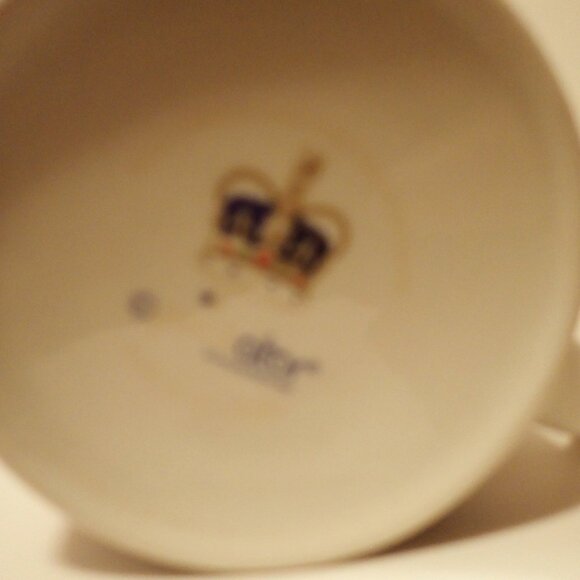 London Phone Booth Mug - Picture 9 of 11